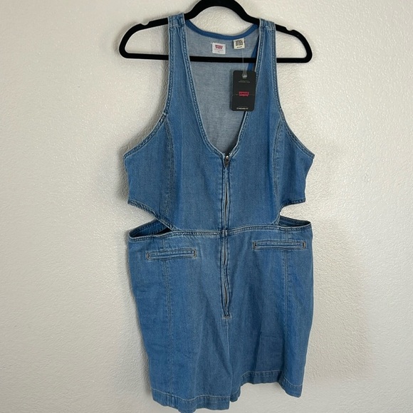 LEVI'S WOMEN OVERALLS SHORTS SIZE XL - Picture 1 of 14